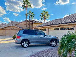 SUV in Phoenix driveway
