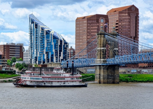 riverboat,Cincinnati